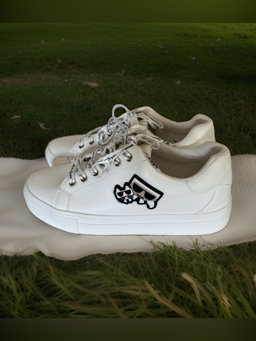 NWOB Karl Lagerfeld Paris Chancie synthetic leather white sneakers. Size 7.5M